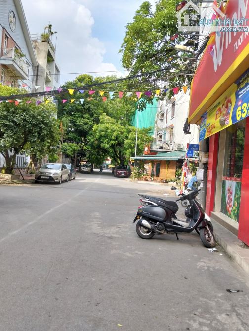 Nhỉnh 100tr/m2, Văn Quán, 50m ra ô tô, Xây chung cư mini, 10.2 tỷ