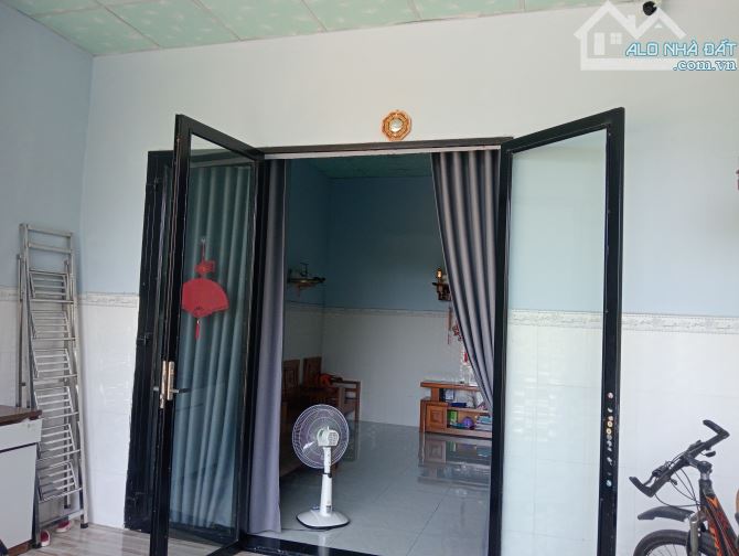 BÁN NHÀ CẤP 4,DIỆN TÍCH KHỦNG, KHÔNG CÓ CĂN THỨ 2, GẦN trục đường chính THĂNG LONG