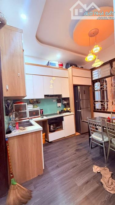 SIÊU HIẾM VÕ CHÍ CÔNG – NHÀ ĐẸP, GẦN PHỐ, SỔ NỞ HẬU 52M² – 5 TẦNG – MT 8.6M – 10.5 TỶ