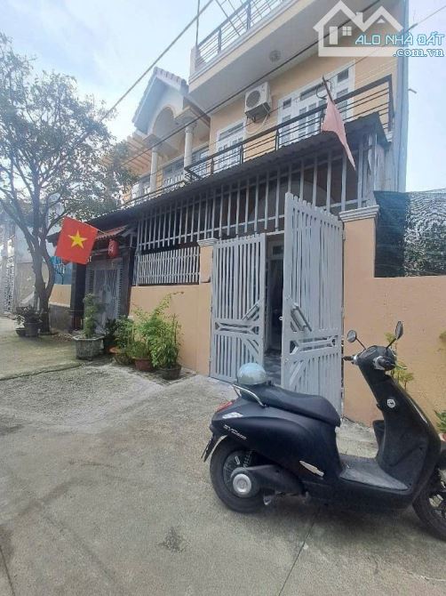 Nhà 3 tầng đường THẠNH LỘC 37, phường THẠNH LỘC, Q12, dt 84m2 (6,5mx13m), Hẻm Ôtô . 5,5Tỷ