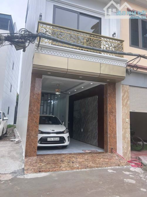 Đại Đồng, Đông Mỹ, Thanh Trì, DT: 40m, nhà 4 tâng, oto vào nhà, giá 6.85 tỷ