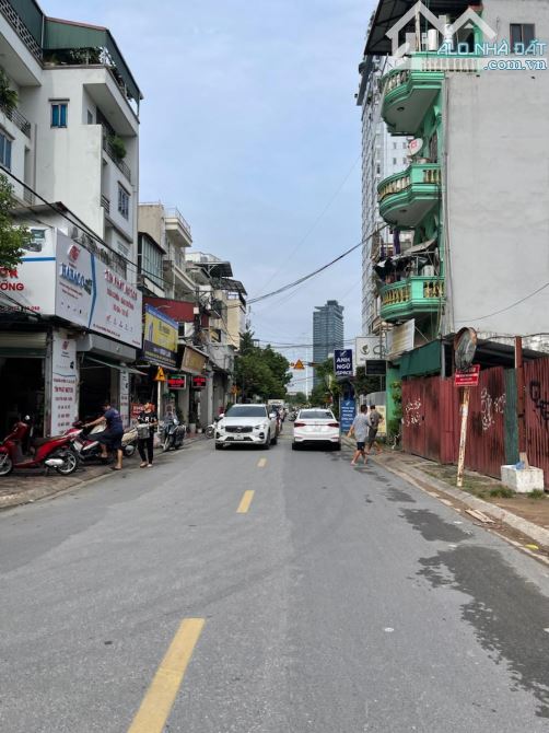 BÁN NHÀ 3T MẶT NGÕ TO HƠN MP AN DƯƠNG VƯƠNG TÂY HỒ Ô TÔ KING DOANH ĐỈNH 105M2 MT 5M 27 TỶ.