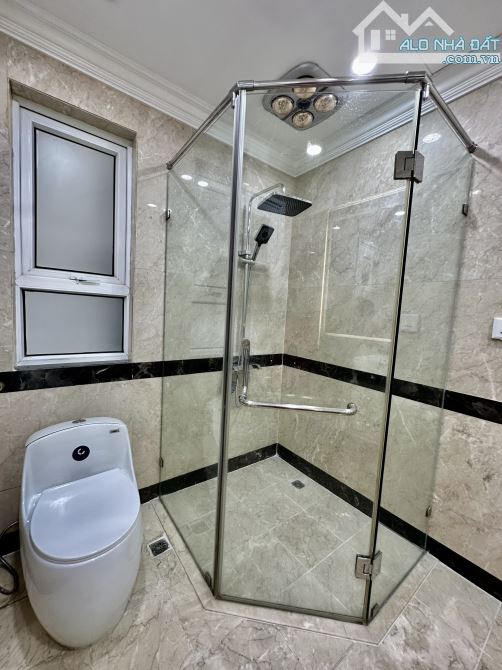 Chủ càn tiền bán gấp căn hộ Tại Eco dream -300 Nguyễn Xiển 98m2 3 ngủ full đồ giá rẻ
