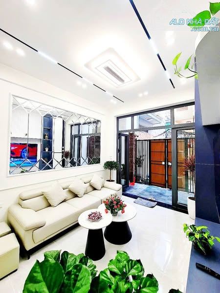 SIÊU PHẨM HOÀNG HOA THÁM BA ĐÌNH 10 TỶ DT 45M MT 4M 4T NGÕ THÔNG BA GÁC KINH DOANH
