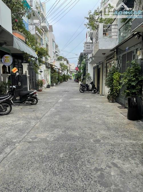 Bán nhà HXH  Đinh Tiên Hoàng, P1, Bình Thạnh -DT: 4x15 . 5T. Giá; 12 Tỷ