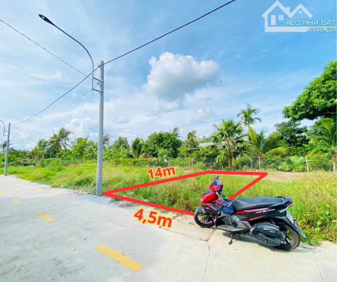 Nền thổ cư _dt 63m2 tại KCN Thuận đạo, khu đông dân cư, Đường xe hơi, SHR - giá chỉ 880 tr