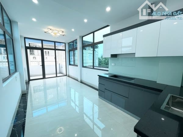 PHÂN LÔ QUÂN ĐỘI ĐỘI CẤN BA ĐÌNH 24 TỶ DT 100M MT 5M 4T Ô TÔ DỪNG ĐỖ NGÀY ĐÊM KINH DOANH