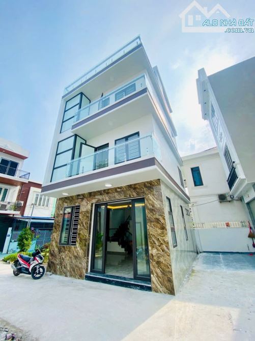 Nhà độc lập lô góc 3,5 tầng tổ 6 TT An Dương, Hải Phòng ô tô đỗ cửa ngõ thông