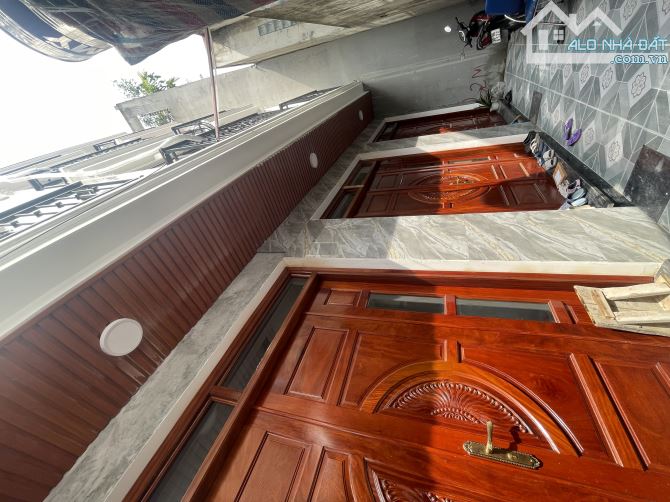 Bán nhà phố hoa lâm oto đỗ cách 5m 5 tầng chỉ hơn 5 đồng
