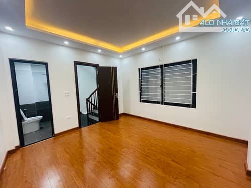 Bán nhà Đại Cát, Bắc Từ Liêm, 34m2, 5 tầng, mặt tiền 4m, giá 4.75 tỷ