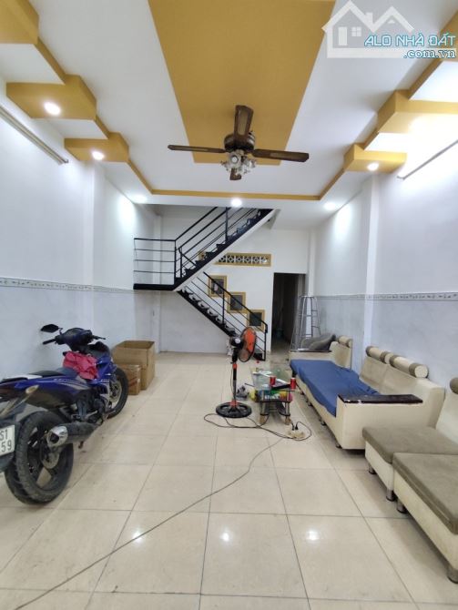 Bán nhà Trịnh Đình Trọng Tân Phú 52m² (4x13m) 2 tầng 3PN Giá chỉ 5 tỷ xx