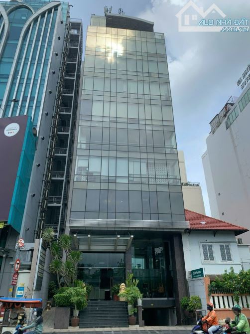 Bán Tòa Nhà MT Trần Hưng Đạo Phường Cô Giang Quận 1, 12 x 30m , Hầm 8 tầng, 200 tỷ