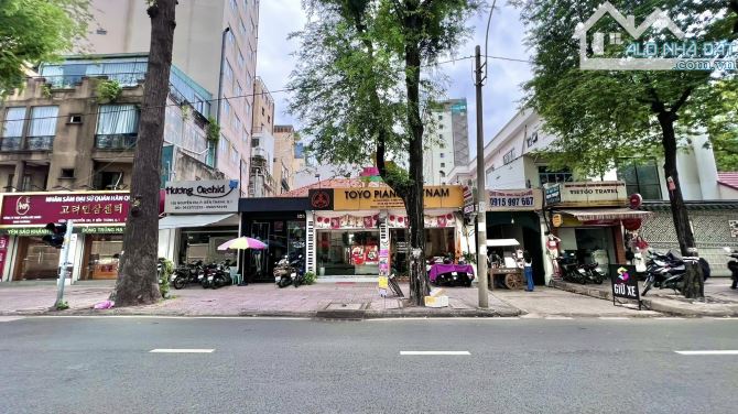 Bán KHUÔN ĐẤT MT Nguyễn Du P. Bến Thành Quận 1 , 20.5x31m , 621m , 680 tỷ
