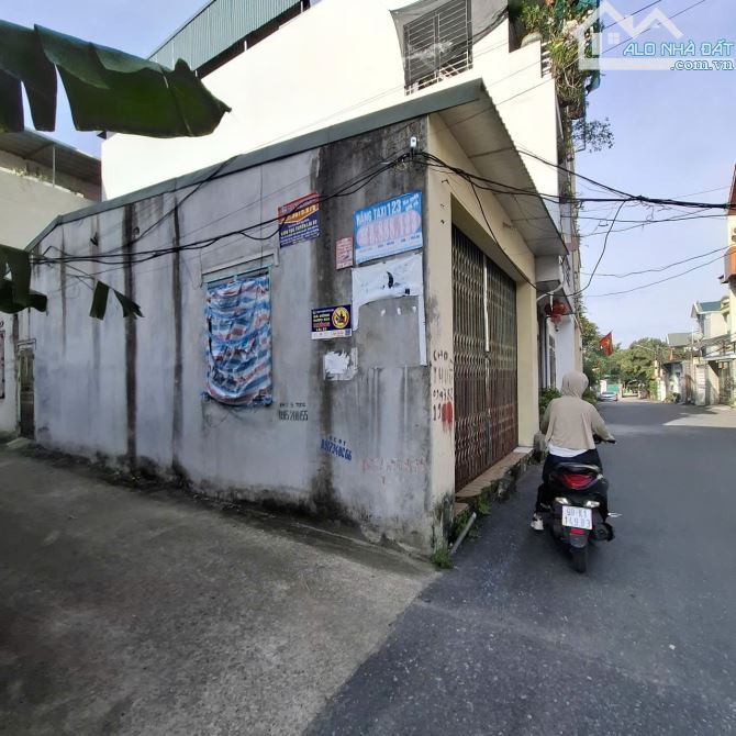 CẦN BÁN LÔ GÓC SĂN NHÀ CẤP 4 KHU BÒ SƠN NÚI BN