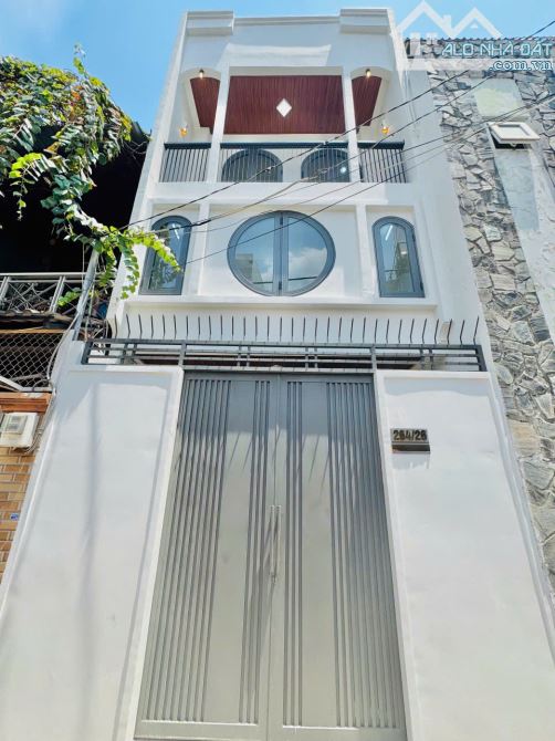 Siêu phẩm nhà mới đẹp, đường Lê Quang Định cách ĐH Văn Lang cơ sở 2, 3 tầng, 43m2, 7.2 tỷ