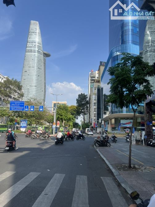 Bán nhà mặt tiền Pasteur, P. Bến Nghé, Q. 1 – siêu vị trí – DT: 23×36 m (828 m²)