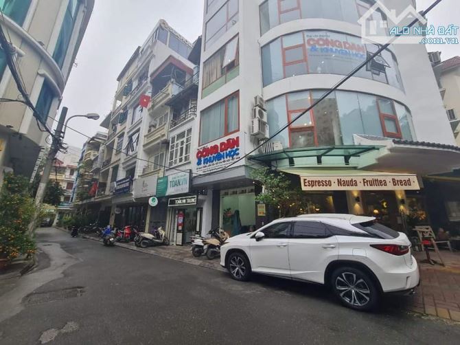 Siêu phẩm mặt phố Phùng Chí Kiên, Căn góc 3 thoáng, 8 tầng vỉa hè, Vị trí siêu đẹp, KDoanh