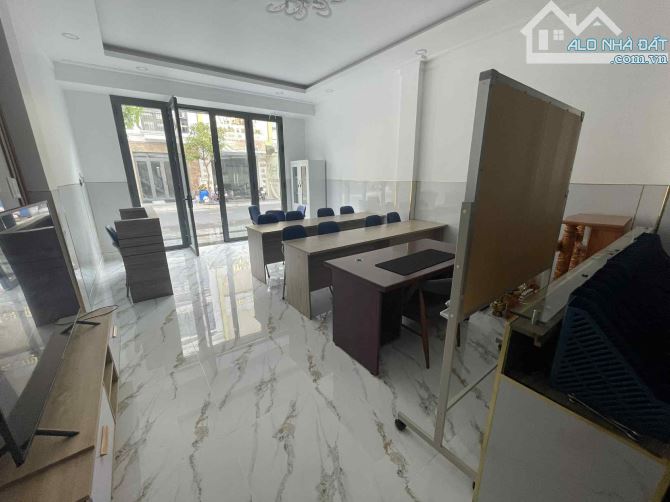 Cần Nhượng lại căn nhà vừa ở vừa KINH DOANH ở Dĩ An 182m2