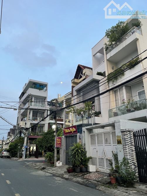 MẶT TIỀN KINH DOANH - HIỆP PHÚ Q9 - - KHU KIẾN THIẾT - CÔNG NHẬN ĐỦ 92M2 - NHỈNH 9 TY