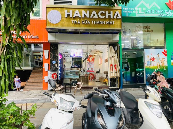Cho thuê mặt bằng tầng 1, Mặt tiền số 71 Nguyễn Văn Huyên thuận lợi kinh doanh buôn bán