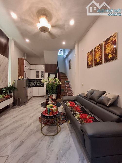NHÀ ĐẸP Ở NGAY PHỐ TÂN TRIỀU, LÔ GÓC 3 MẶT THOÁNG, TẶNG FULL NỘI THẤT 30M2 GIÁ 5,8 TỶ