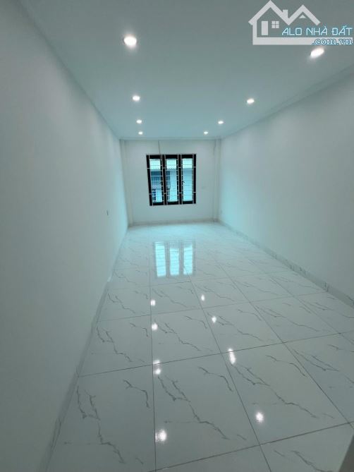 🔥 SIÊU PHẨM PHỐ XỐM – NHÀ 5 TẦNG, 35M² – GIÁ HỜI CHỈ 4.7 TỶ!