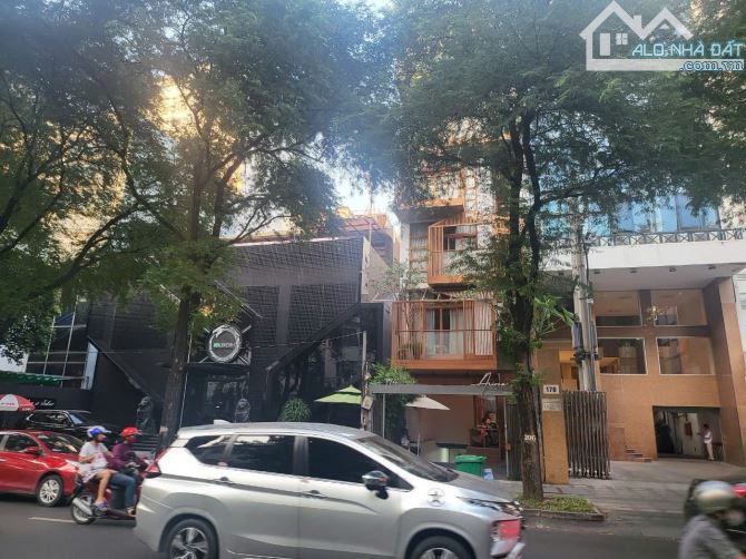 TÒA NHÀ MẶT TIỀN NAM KỲ KHỞI NGHĨA-GẦN DINH ĐỘC LẬP - HẦM 8 TÂNG- DOANH THU 350TR- 135 TỶ