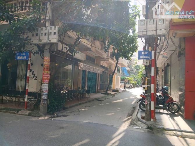 NGHĨA ĐÔ - CẦU GIẤY - PHÂN LÔ Ô TÔ TRÁNH - KHU HIẾM NHÀ BÁN