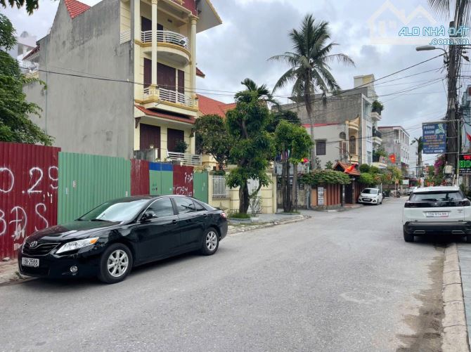 Bán đất mặt đường Đông An gần ngã 6 Cát Bi - 121m2 ngang 5,5 - Tây Bắc