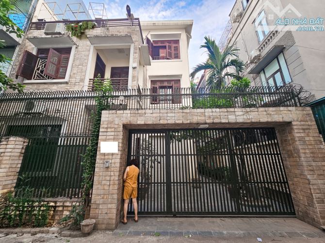 BIỆT THỰ MỄ TRÌ THƯỢNG - TT HỘI NGHỊ QG - 216M2 3 TẦNG MT11,5M - KHU VIP HIẾM NHÀ BÁN