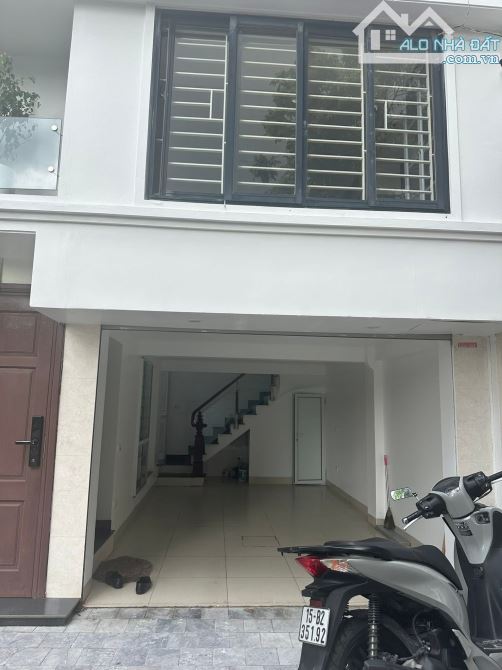 🏡 Thạch Bàn – 46m² – 5 tầng – Lô góc – Vỉa hè oto tránh – 14,6 TỶ - 10