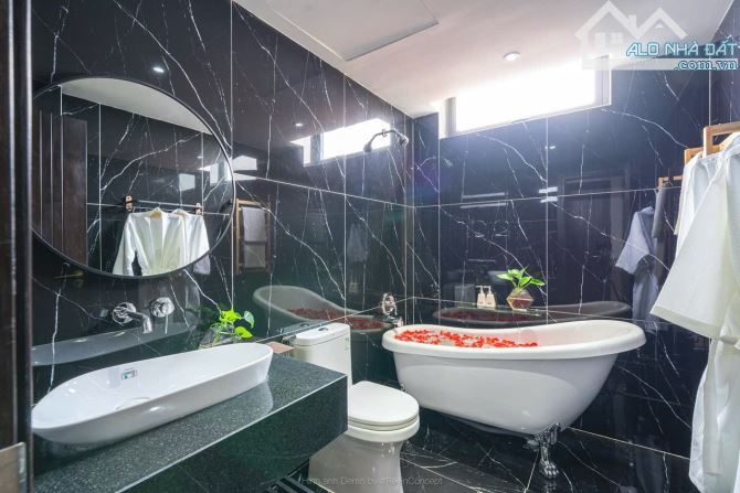 Biệt thự Đà Lạt view ngắm trọn thành phố, có 02 phòng xông hơi, 22 tỷ,202m2 cách chợ 1km - 11