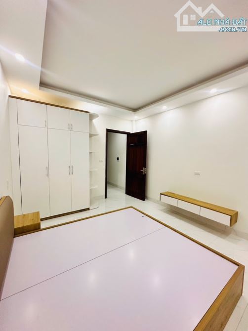 NHÀ NGUYỄN KHÁNH TOÀN , CẦU GIẤY , xây mới 33M , 5TẦNG, 50m ra Ô TÔ , ngõ Thông Rộng - 1
