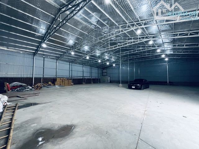 Cho thuê 600m2 trung tâm TT Chúc Sơn - 1