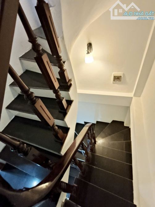 Bán nhà phố Tôn Thất Tùng, Đống Đa, DT 32m2, 6 tầng nhà đẹp ở luôn - 1