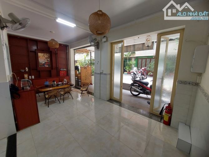 Chính chủ cần bán căn hộ chung cư tầng trệt Nơ Trang Long - 1