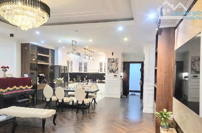 CĂN HỘ HỒ GƯƠM PLAZA 141m2-3PN-nhỉnh 8tỷ, TẶNG FULL NỘi THẤT - 1