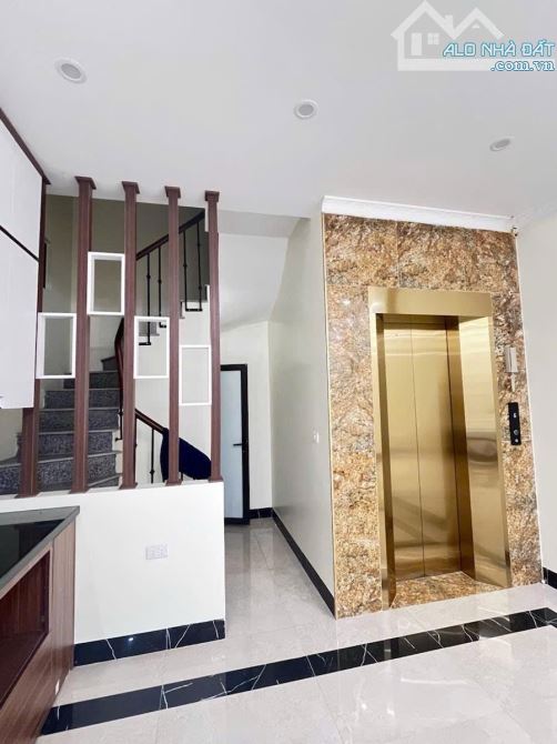 Bán Nhà Cầu Giấy Xây Mới - DT 50m2 × 6 Tầng Thang Máy - Lô Góc 3 Mặt Thoáng - Kinh Doanh - 1