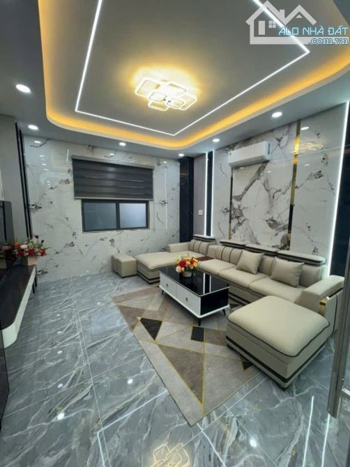 Nhà đẹp 5 tầng 56m² Q12 cách 10 ra mặt tiền Lâm Thị Hố,nội thất đầy đủ,giá chỉ 6.3 tỷ - 1