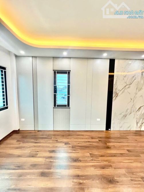 CỰ KHỐI – 47M² – 6 TẦNG – THANG MÁY – OTO VÀO NHÀ – 9,7 TỶ - 1