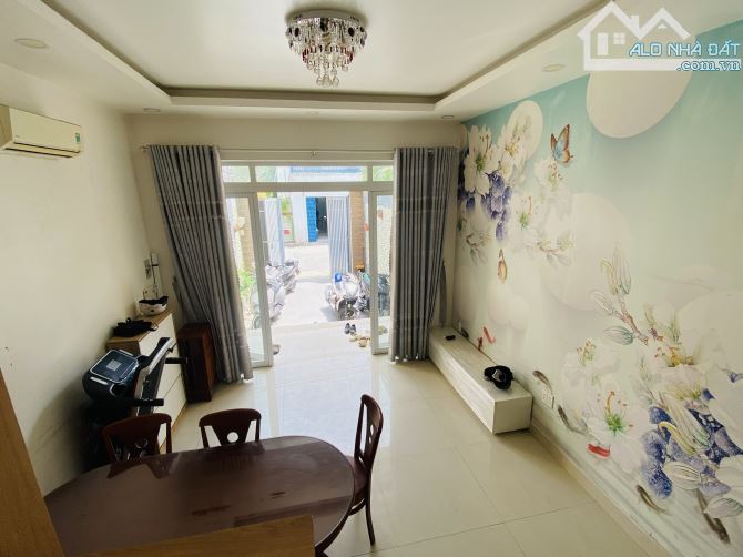 Nhà mới 4 tầng (4x18) MT đường 12m, gần BV Lê Văn Thịnh, giá 10,5 tỷ TL - 1