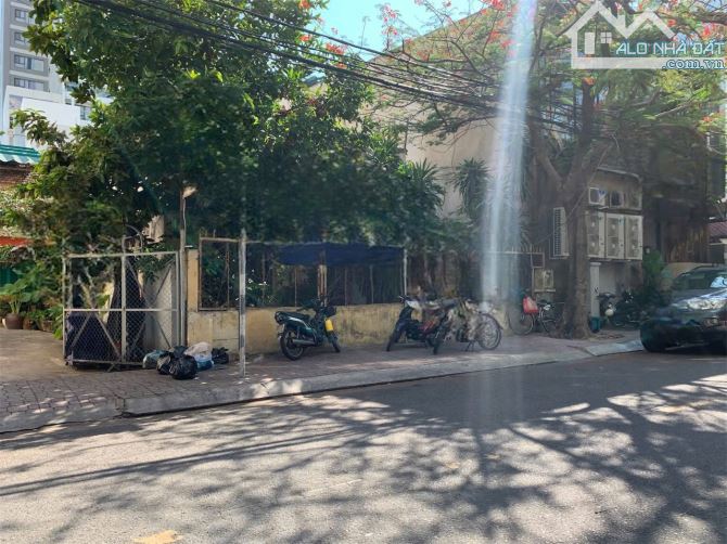 CĂN GÓC 2 MT PHỐ HÀN ĐƯỜNG ĐỐNG ĐA 271M2, NGANG GẦN 10M GIÁ 220TR/m2. Nha Trang - 1