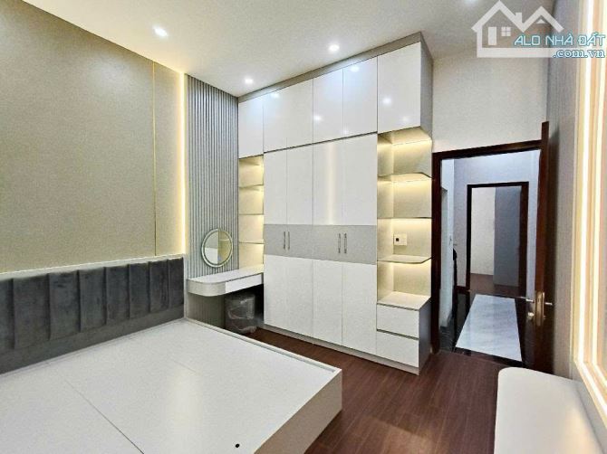 Bán nhà Lạc Trung - Ngõ thông, 5m ra ô tô - nhà dân xây - tặng lại full nội thất.