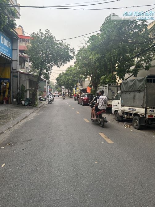 Bán nhà phố hoa lâm lô góc 5 tầng ở sướng chỉ hơn 6 đồng - 1