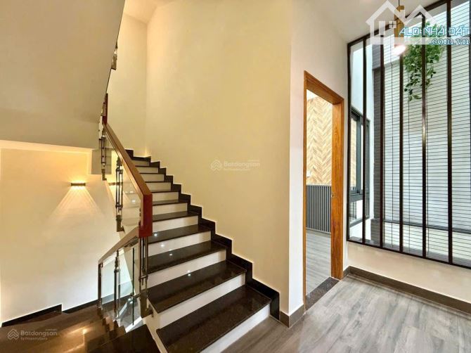 BÁN TÒA NHÀ CHDV NƠ TRANG LONG - 8X24 ,NH 11 -7 LẦU -28P HĐT110TR/TH GIÁ 36.4 TỶ - 1
