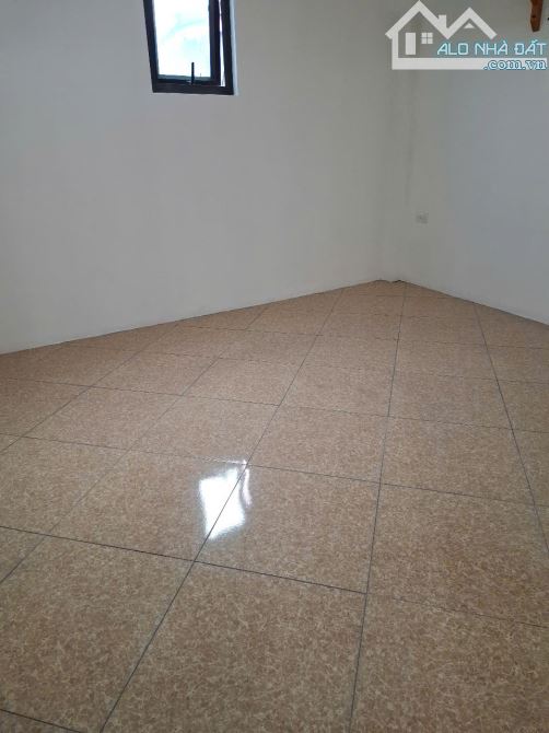 BÁN NHÀ LIÊN NINH 35M² x 3 TẦNG  GẦN Ô TÔ  TIỆN ÍCH ĐẦY ĐỦ GIÁ CHỈ 4 TỶ - 1