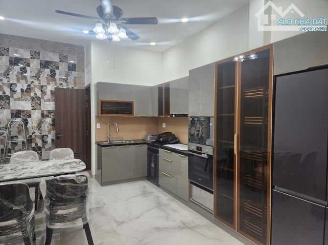 Bán gấp nhà mặt tiền Nguyễn Phi Khanh, Q1, 4mx16m,3 Tầng, NT Cao cấp giá bán 18 tỷ - 1
