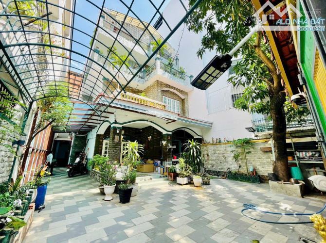 Giảm 8 tỷ! Bán nhà đường Trường Sơn Q.Tân Bình. DT: 10x 29m. Giá chỉ 155tr/m2 giá quá rẻ - 1