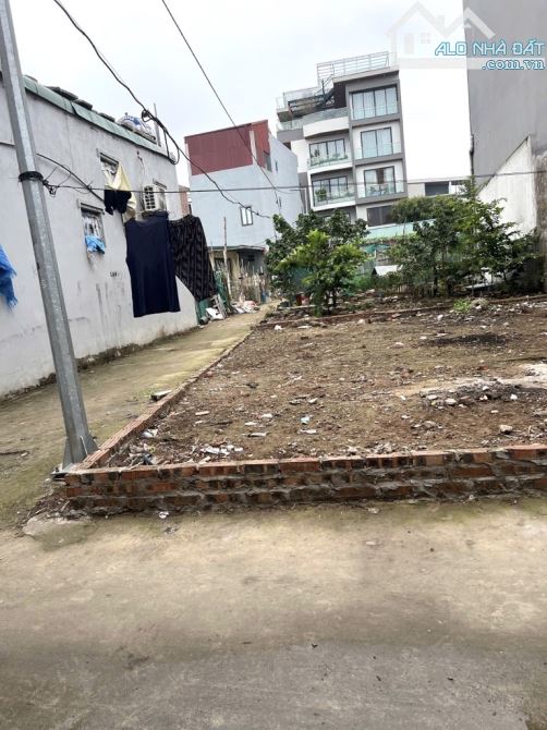 Bán 40m2 làng nghề Kiêu Kỵ, ô tô vào đất - 1