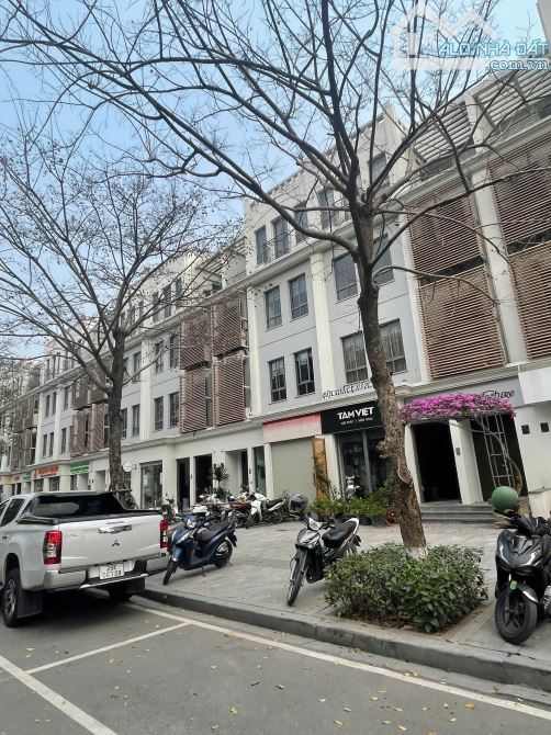 BÁN NHÀ MẶT PHỐ KĐT THE MANOR – NGUYỄN XIỂN, 230M, THANG MÁY, VỈA HÈ - 1